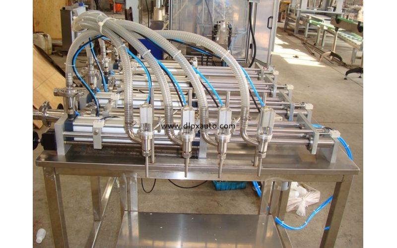 4頭半自動灌裝機(jī)