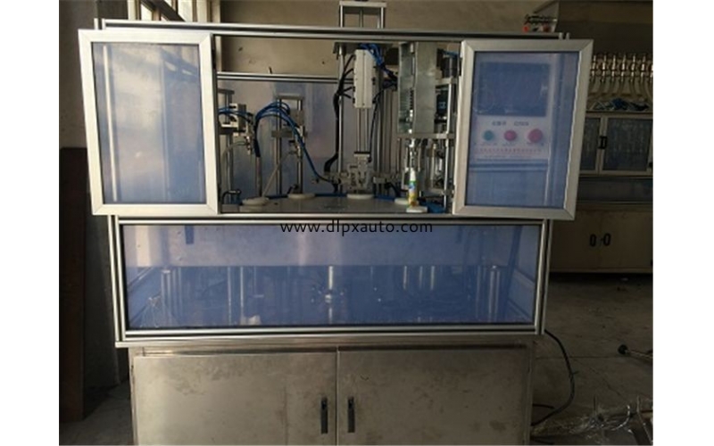 噴頭自動(dòng)灌裝、上蓋旋蓋